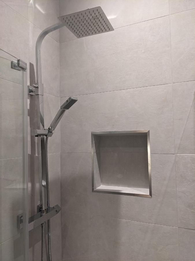 Modern Aptmt, 2 Stops To Central London, Smart Lock, Netflix Ealing Εξωτερικό φωτογραφία