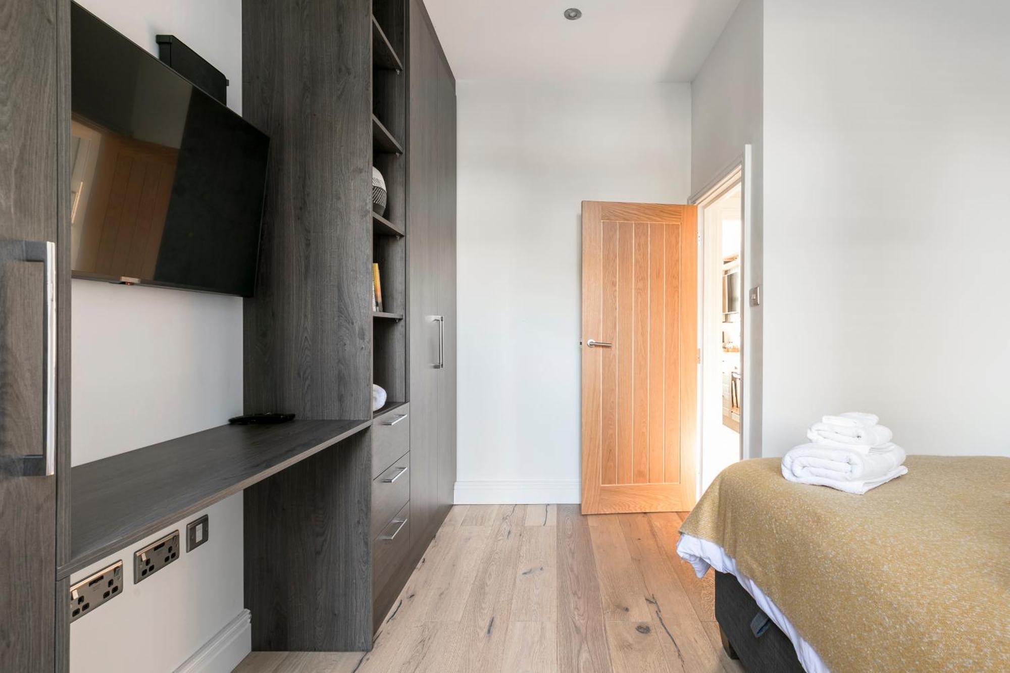 Modern Aptmt, 2 Stops To Central London, Smart Lock, Netflix Ealing Εξωτερικό φωτογραφία